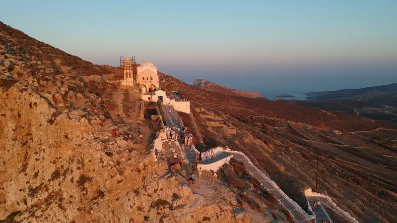 Il monastero sulla scogliera di Amorgos