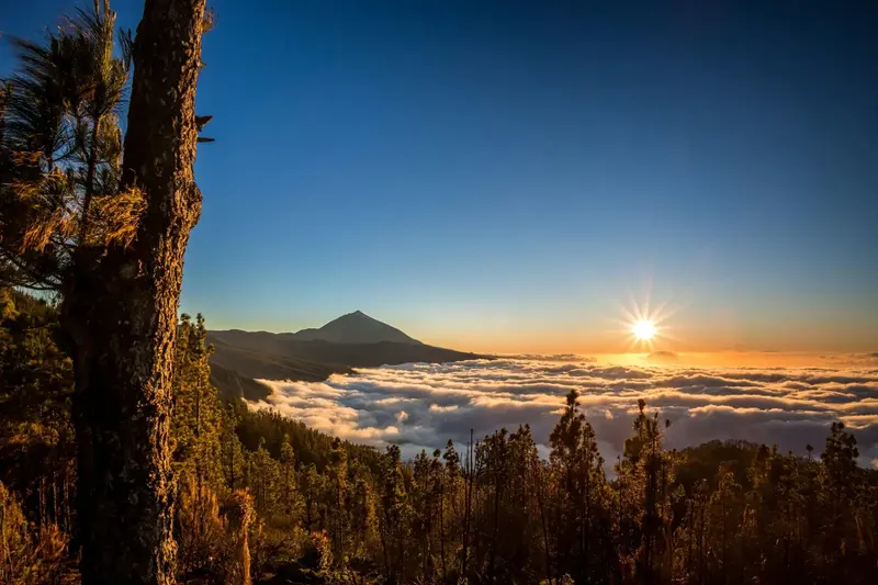 Tramonto sul Teide sopra le nuvole, Tenerife